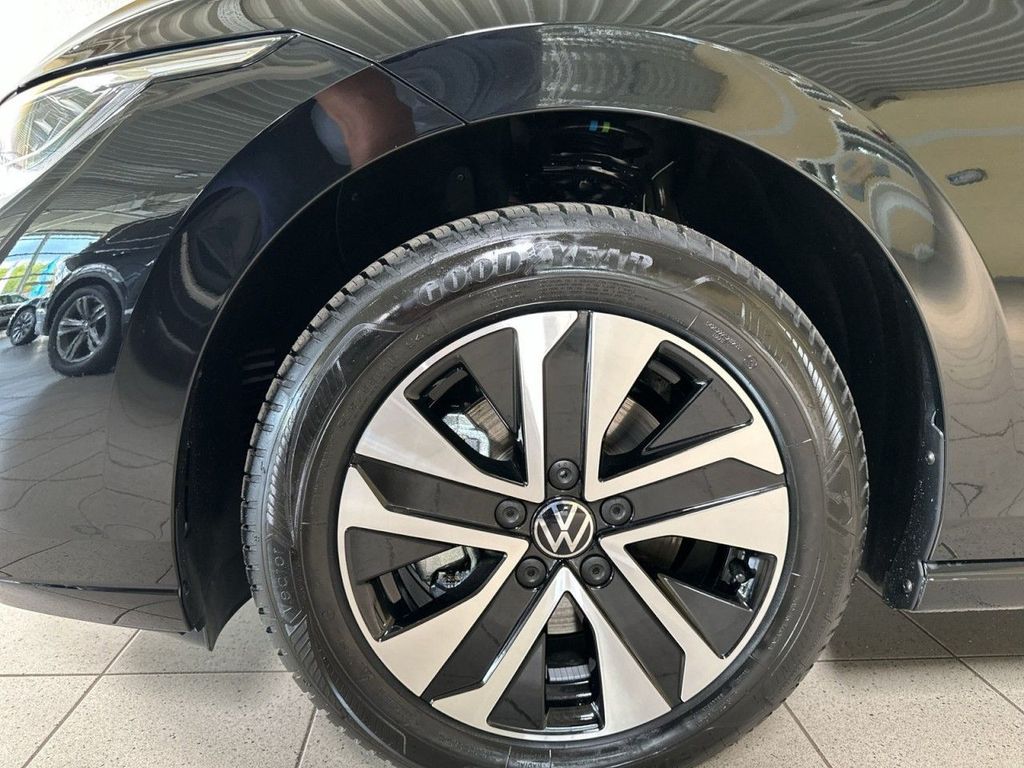 Volkswagen Golf 2026 г. Чёрный, пробег 1500 км