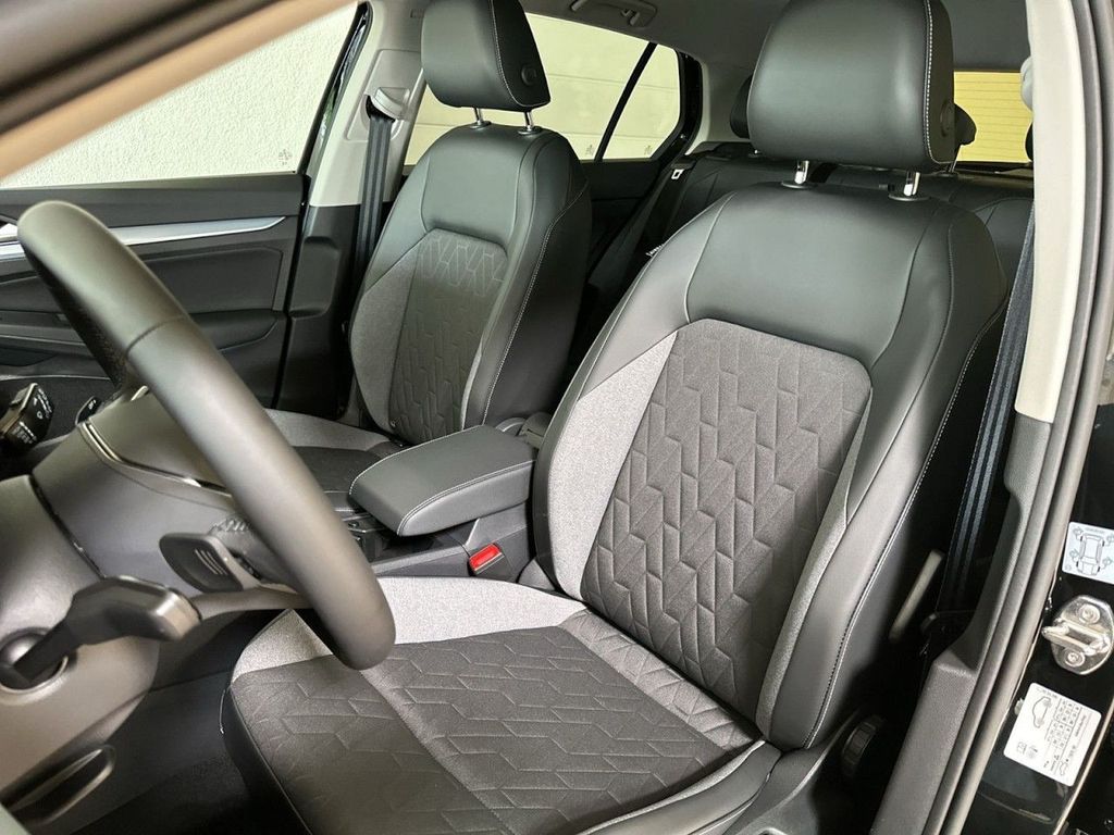 Volkswagen Golf 2026 г. Чёрный, пробег 1500 км