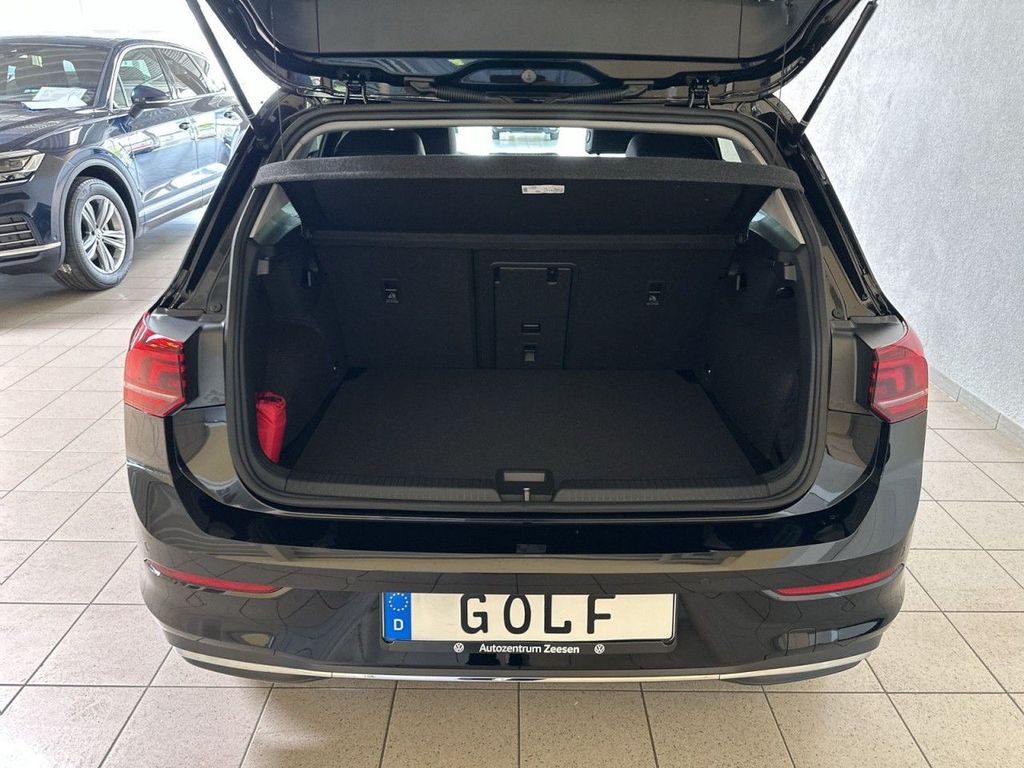Volkswagen Golf 2026 г. Чёрный, пробег 1500 км