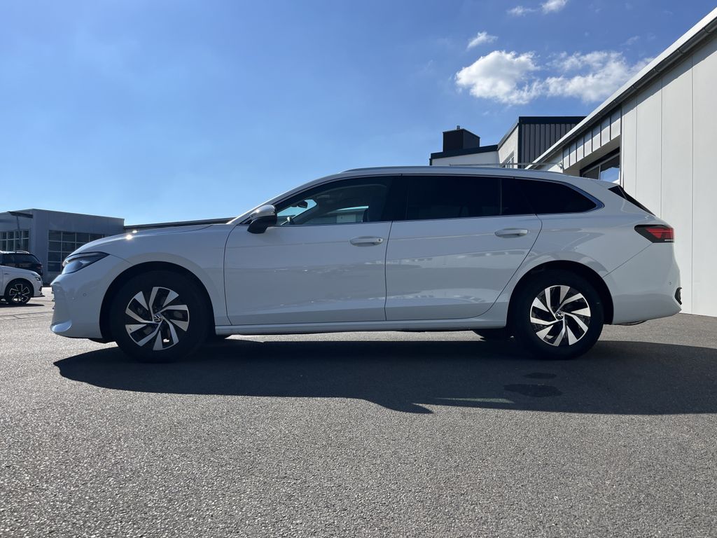 Volkswagen PASSAT VARIANT 2024 г. Белый, пробег 26070 км