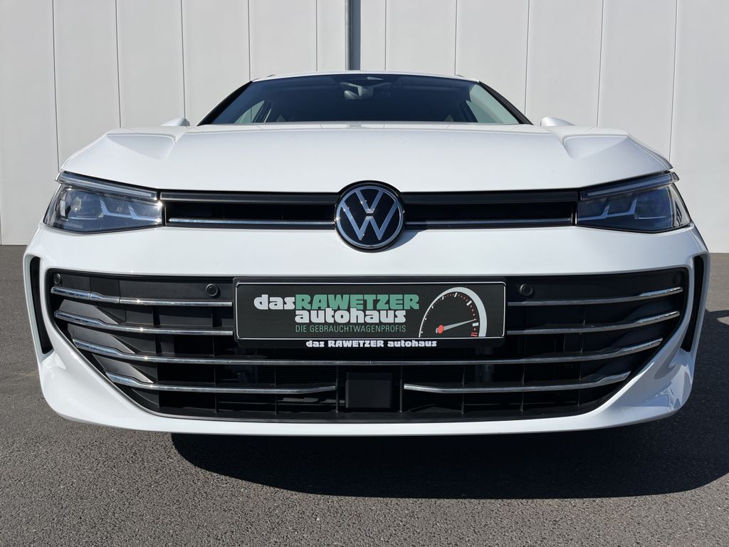 Volkswagen PASSAT VARIANT 2024 г. Белый, пробег 26070 км