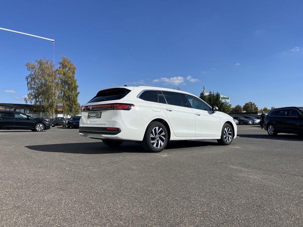 Volkswagen PASSAT VARIANT 2024 г. Белый, пробег 26070 км