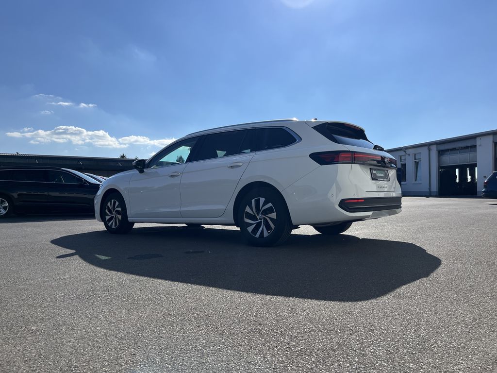 Volkswagen PASSAT VARIANT 2024 г. Белый, пробег 26070 км