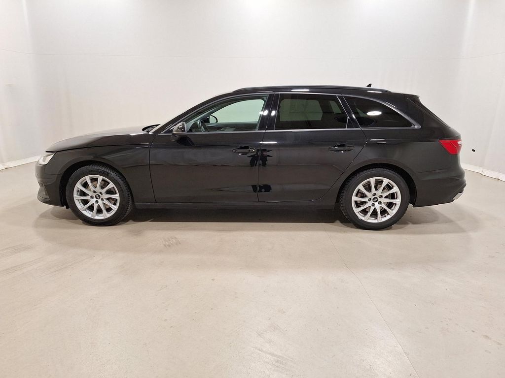 Audi A4 2022 г. Чёрный, пробег 53300 км