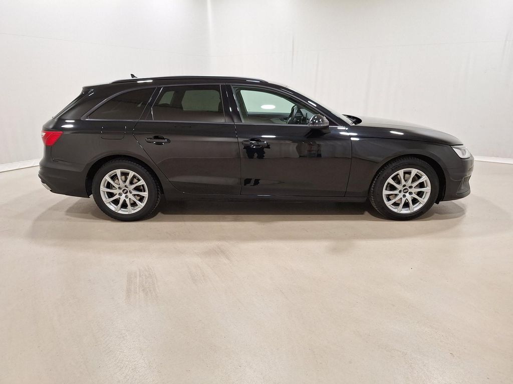 Audi A4 2022 г. Чёрный, пробег 53300 км