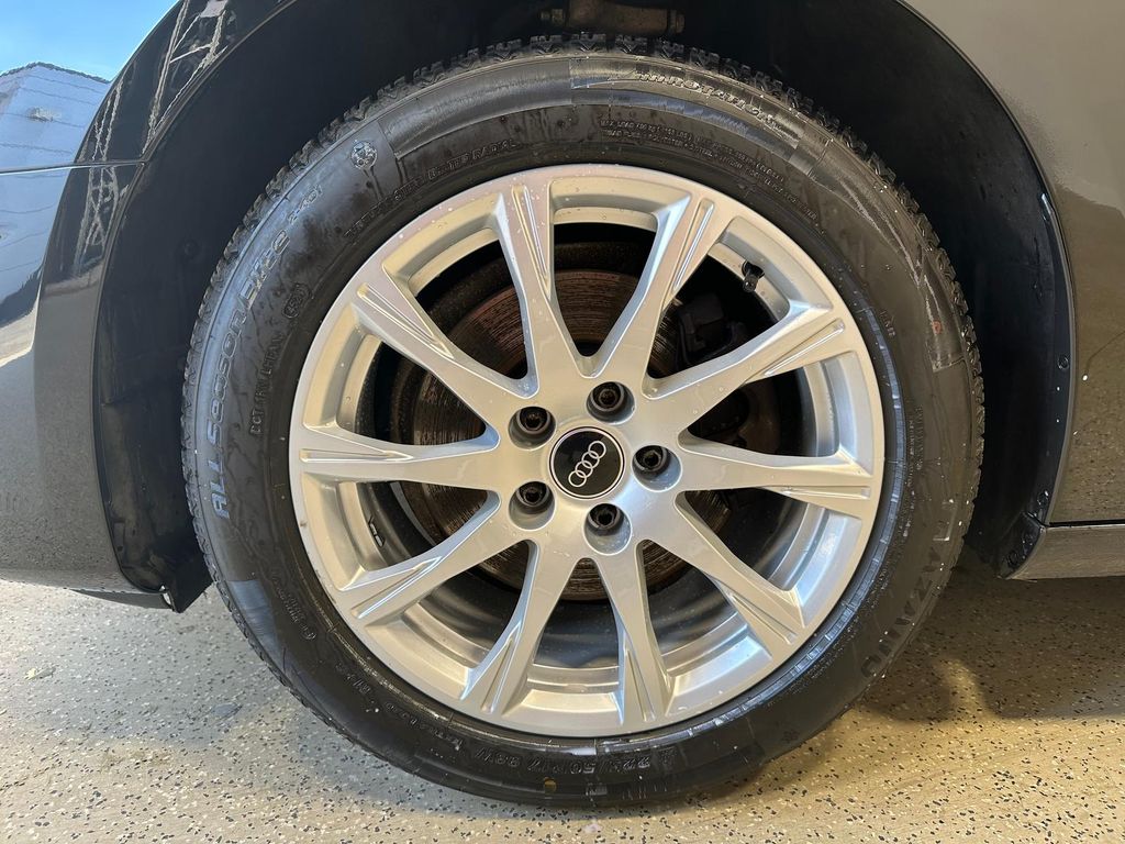 Audi A4 2022 г. Чёрный, пробег 50930 км