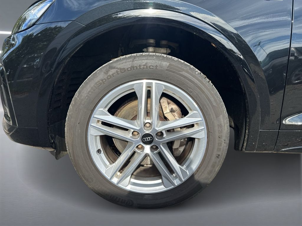 Audi Q5 2023 г. Чёрный, пробег 22048 км