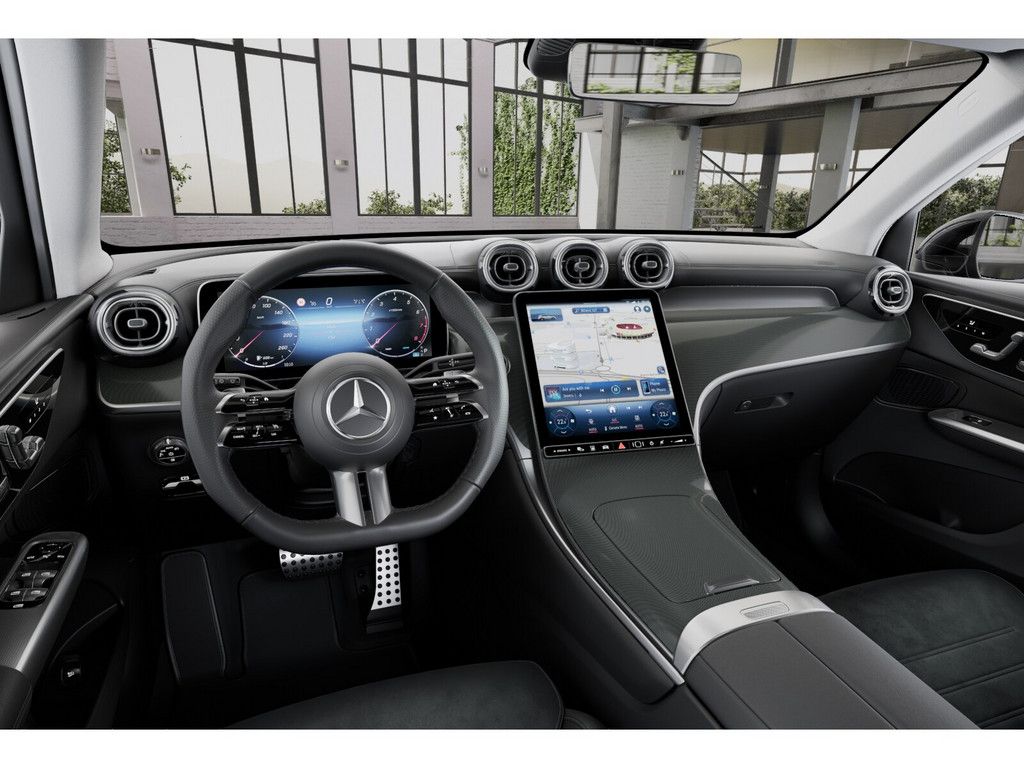 Mercedes-Benz GLC 200 2025 г. Чёрный, пробег 13923 км