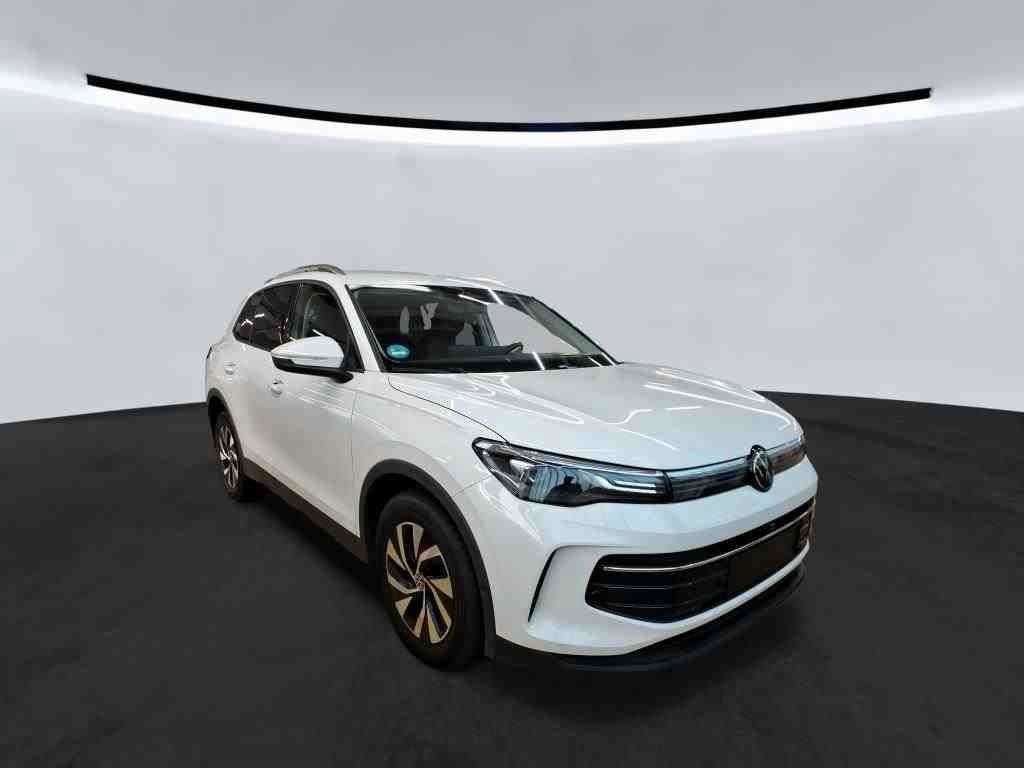 Volkswagen Tiguan 2025 г. Белый, пробег 54406 км