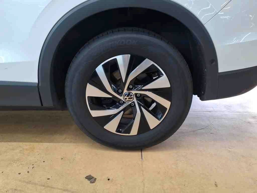 Volkswagen Tiguan 2025 г. Белый, пробег 54406 км