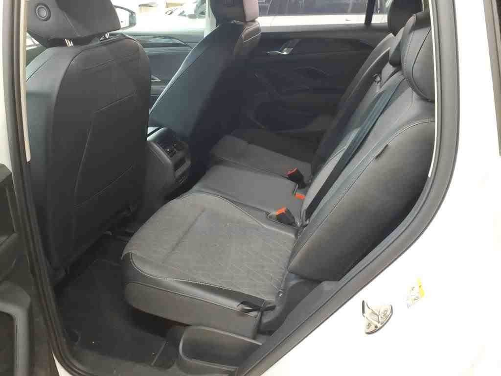 Volkswagen Tiguan 2025 г. Белый, пробег 54406 км