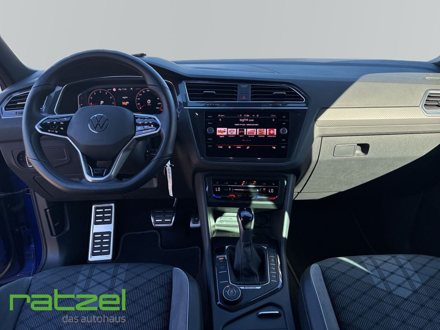 Volkswagen Tiguan 2022 г. Синий, пробег 49862 км