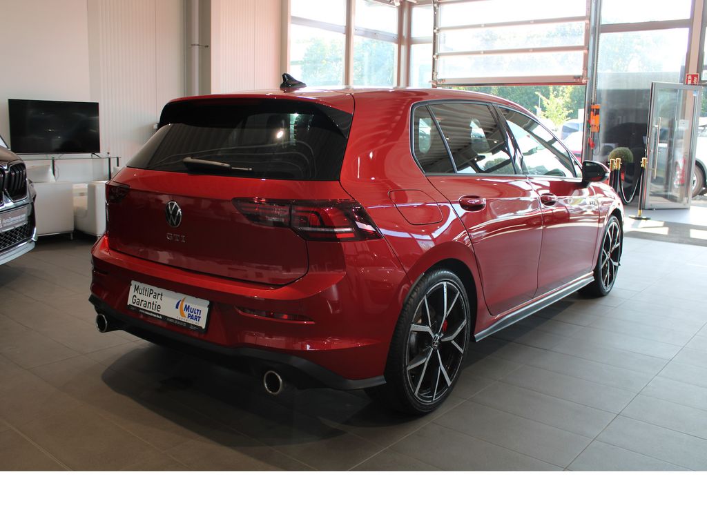 Volkswagen Golf 2025 г. Красный, пробег 16482 км