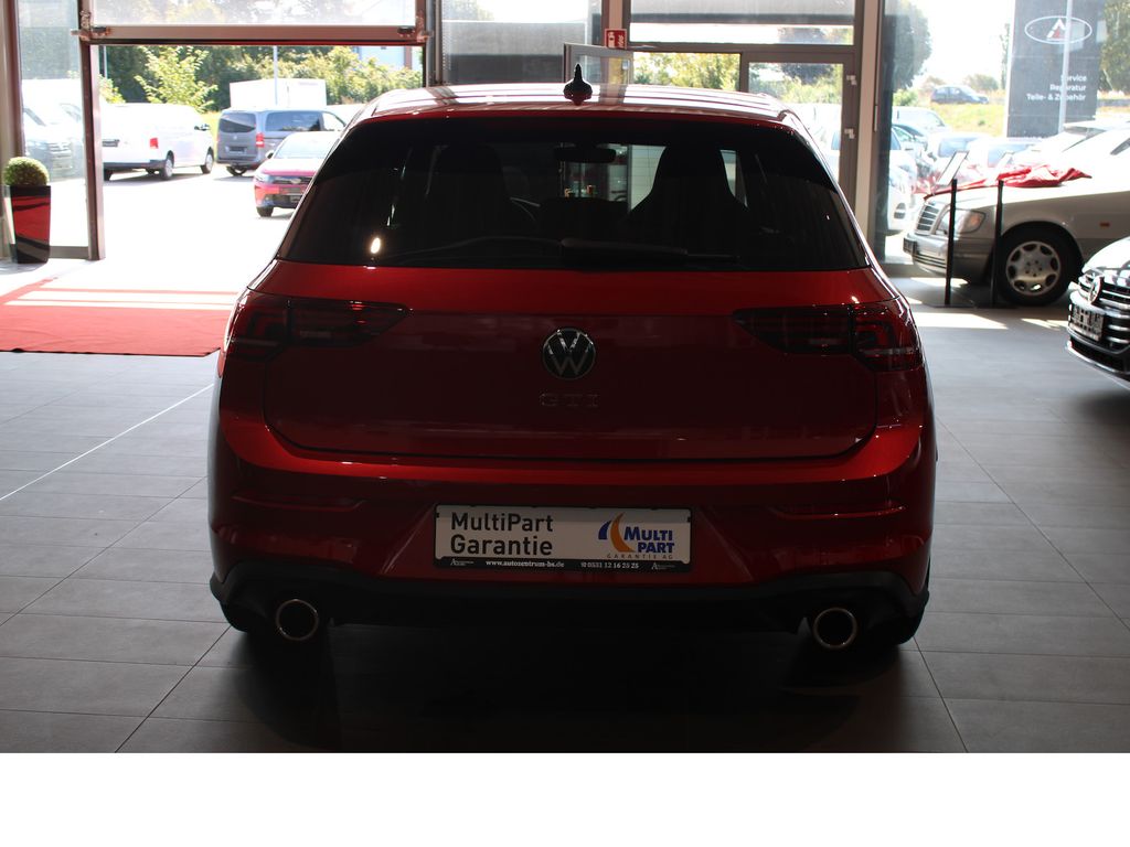Volkswagen Golf 2025 г. Красный, пробег 16482 км