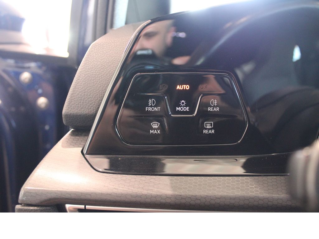 Volkswagen Golf 2022 г. Синий, пробег 59000 км