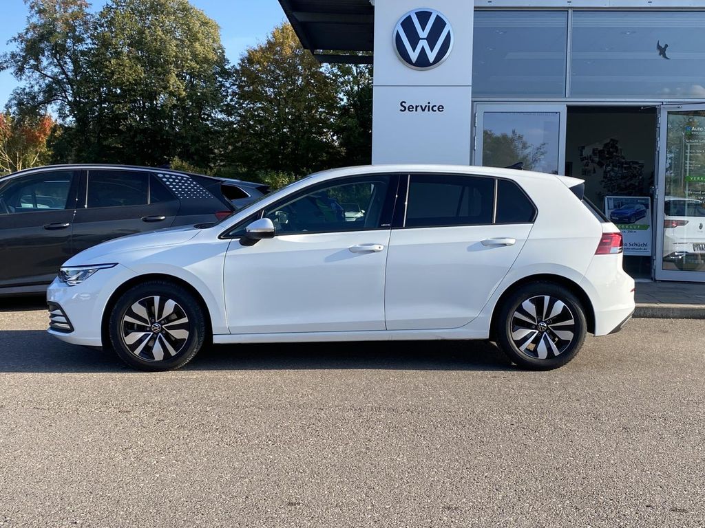 Volkswagen Golf 2023 г. Белый, пробег 46848 км