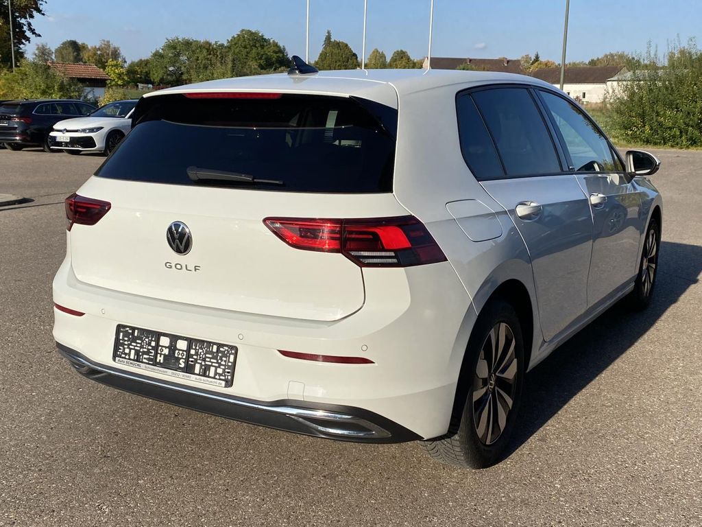 Volkswagen Golf 2023 г. Белый, пробег 46848 км
