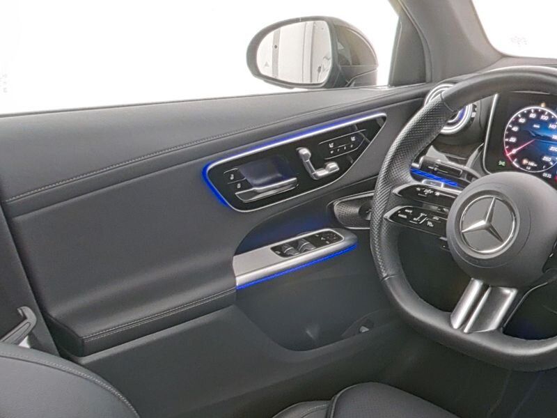 Mercedes-Benz GLC 300 2025 г. Чёрный, пробег 12939 км