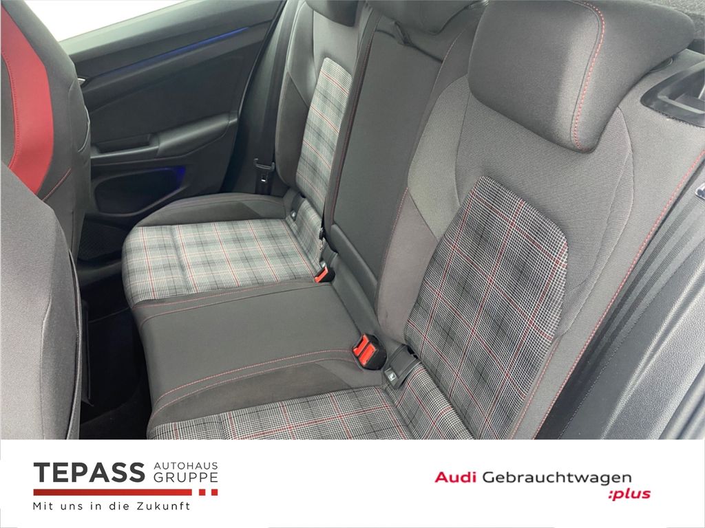 Volkswagen Golf 2023 г. Белый, пробег 35242 км