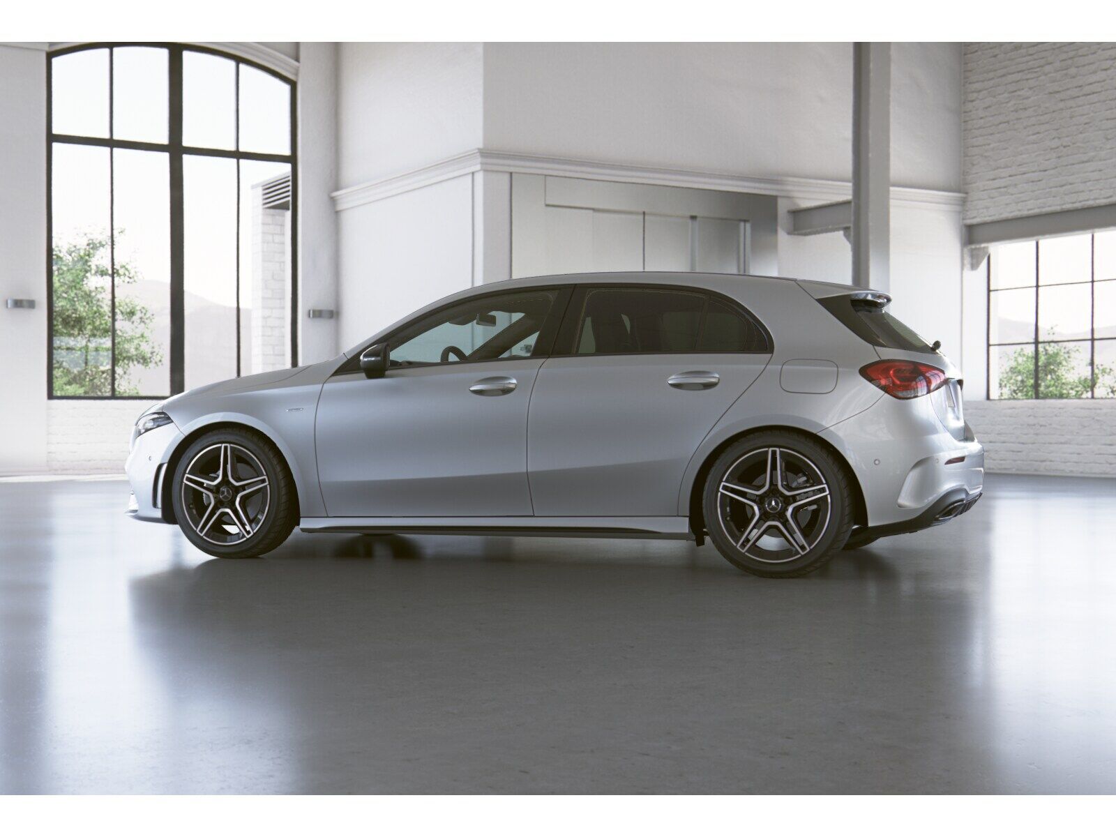 Mercedes-Benz A 200 2022 г. Белый, пробег 49933 км