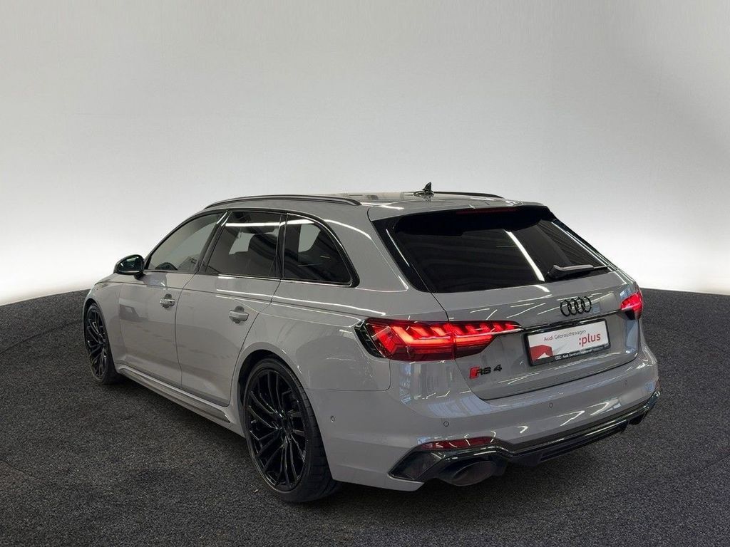 Audi RS4 2023 г. Серый, пробег 32091 км