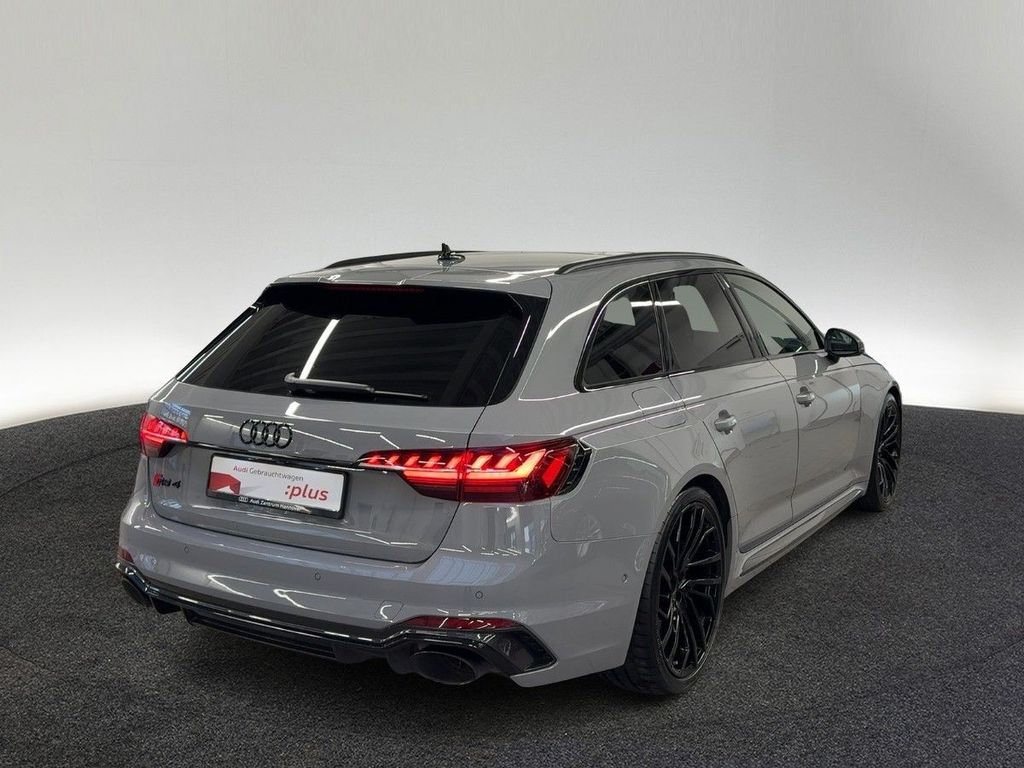 Audi RS4 2023 г. Серый, пробег 32091 км
