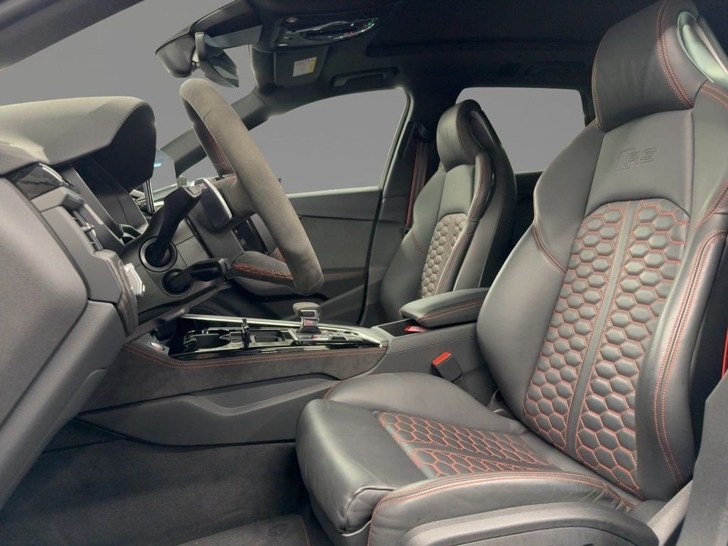 Audi RS4 2023 г. Серый, пробег 32091 км