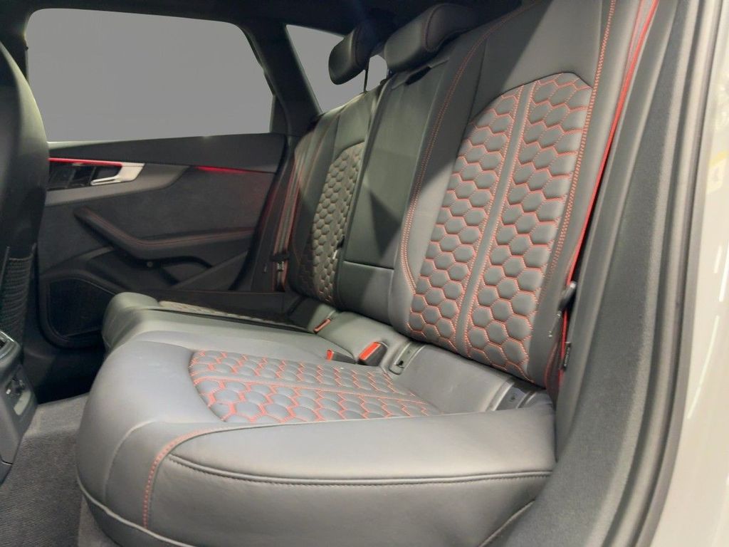 Audi RS4 2023 г. Серый, пробег 32091 км