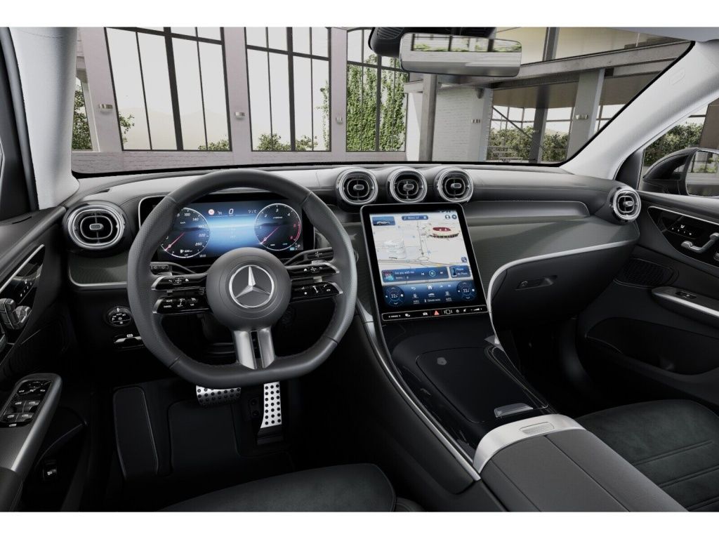 Mercedes-Benz GLC 220 2025 г. Чёрный, пробег 18117 км