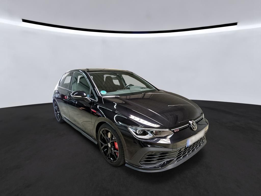Volkswagen Golf 2023 г. Чёрный, пробег 23054 км