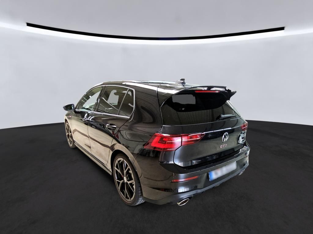 Volkswagen Golf 2023 г. Чёрный, пробег 23054 км