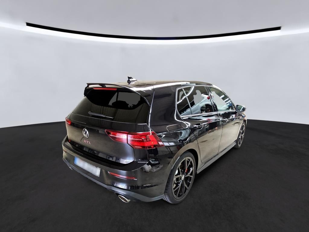 Volkswagen Golf 2023 г. Чёрный, пробег 23054 км
