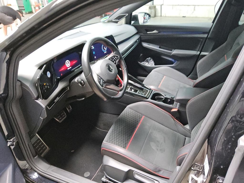 Volkswagen Golf 2023 г. Чёрный, пробег 23054 км