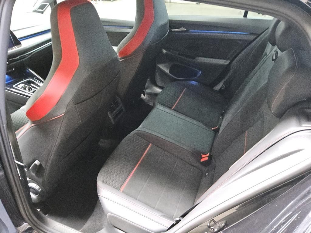 Volkswagen Golf 2023 г. Чёрный, пробег 23054 км