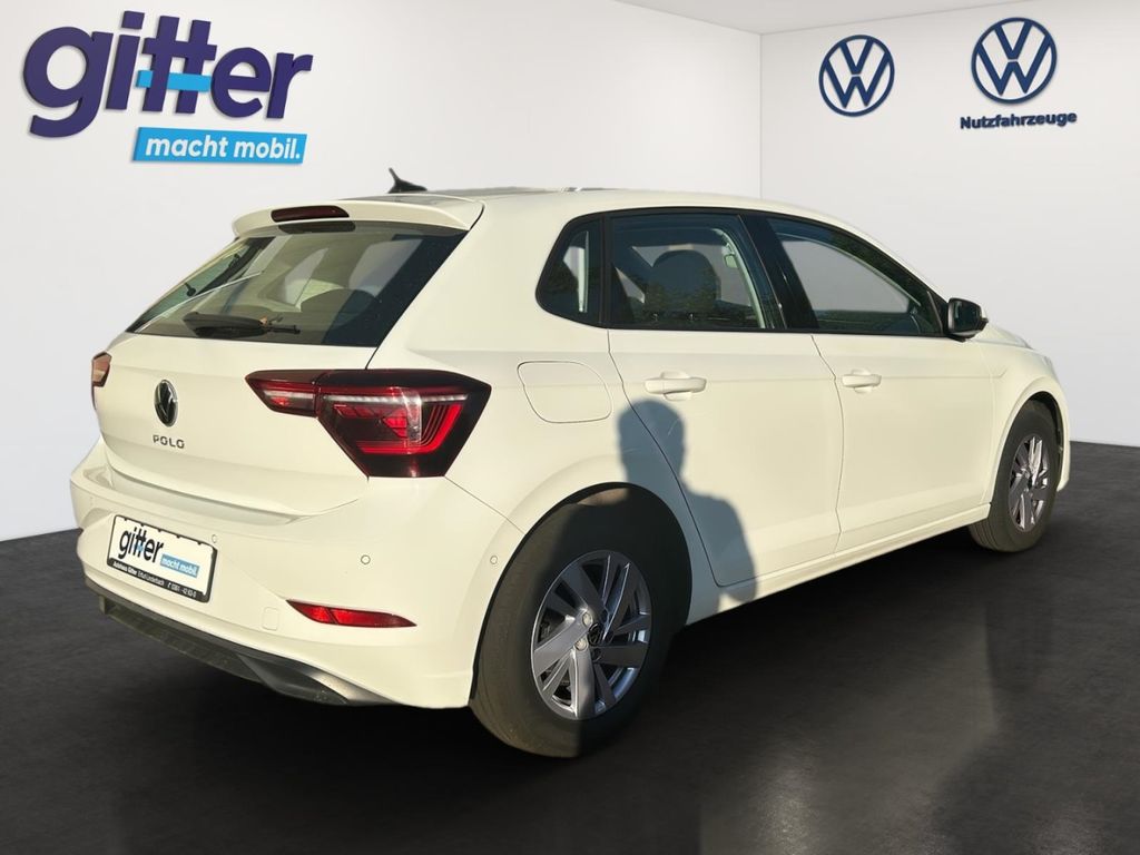 Volkswagen Polo 2023 г. Белый, пробег 39998 км