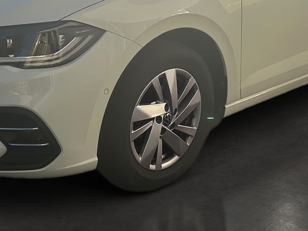 Volkswagen Polo 2023 г. Белый, пробег 39998 км