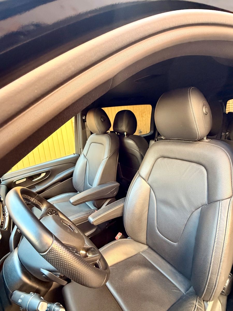 Mercedes-Benz V 300 2022 г. Чёрный, пробег 51000 км
