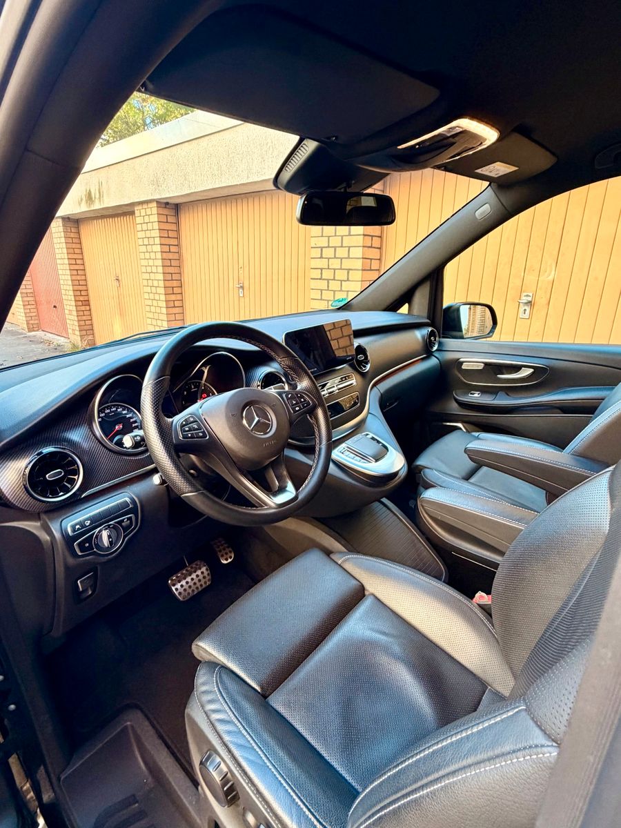 Mercedes-Benz V 300 2022 г. Чёрный, пробег 51000 км