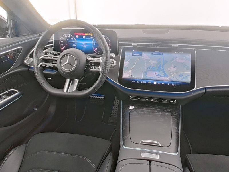 Mercedes-Benz E 220 2025 г. Чёрный, пробег 24382 км
