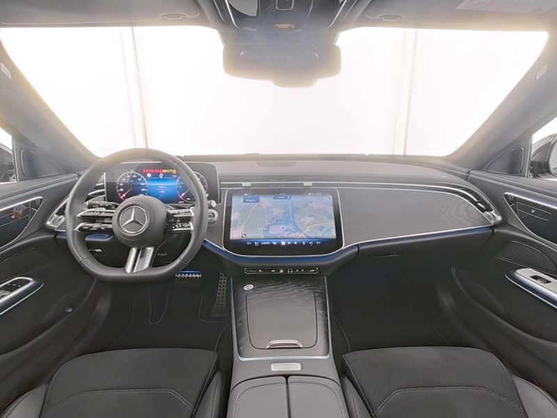 Mercedes-Benz E 220 2025 г. Чёрный, пробег 24382 км