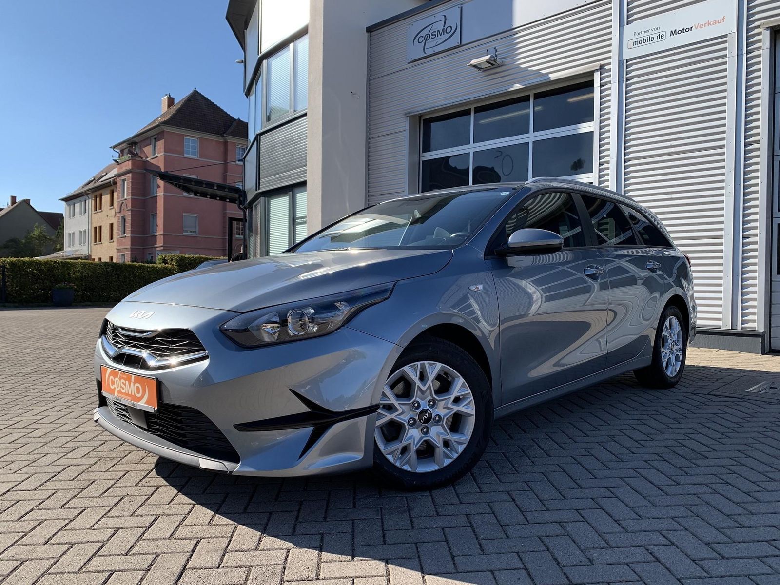 Kia CEE'D SPORTSWAGON 2023 — фото 1