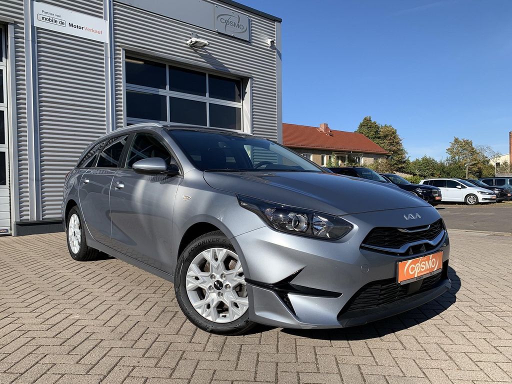 Kia CEE'D SPORTSWAGON 2023 г. Серебристый, пробег 42872 км