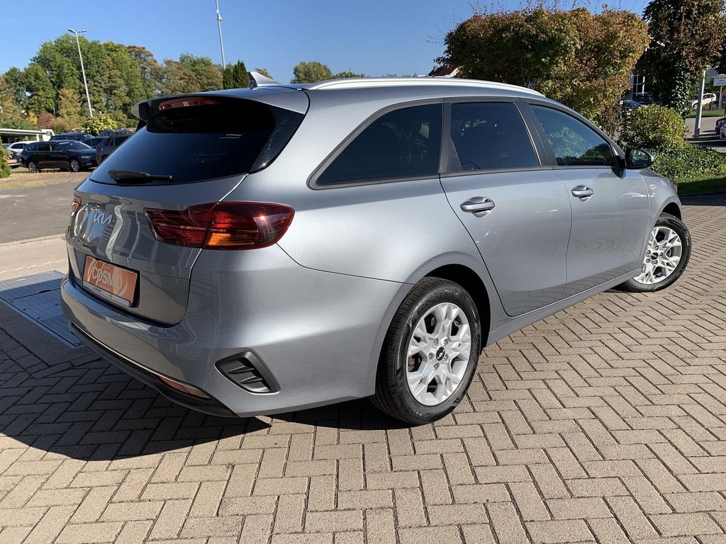 Kia CEE'D SPORTSWAGON 2023 г. Серебристый, пробег 42872 км