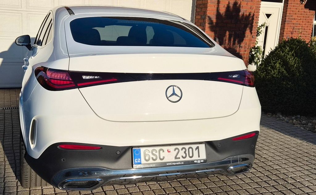 Mercedes-Benz GLC 200 2023 г. Белый, пробег 28000 км