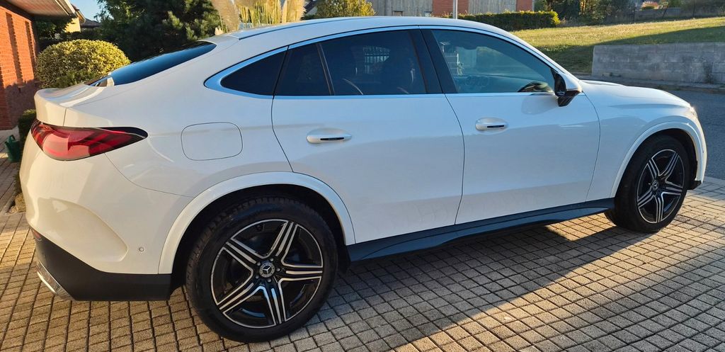 Mercedes-Benz GLC 200 2023 г. Белый, пробег 28000 км