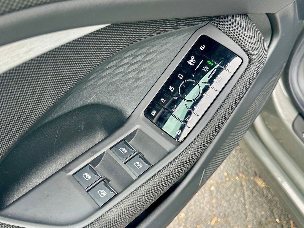 Audi A6 2026 г. Чёрный, пробег 27590 км