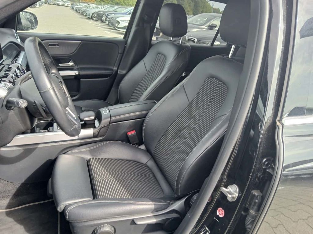 Mercedes-Benz GLB 200 2022 г. Чёрный, пробег 50879 км
