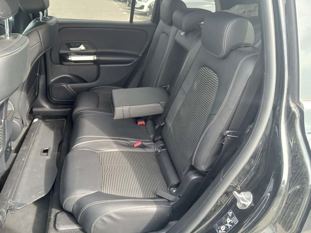 Mercedes-Benz GLB 200 2022 г. Чёрный, пробег 50879 км