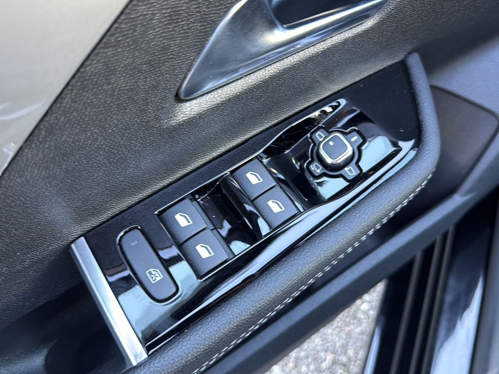 Opel Astra 2022 г. Чёрный, пробег 58000 км