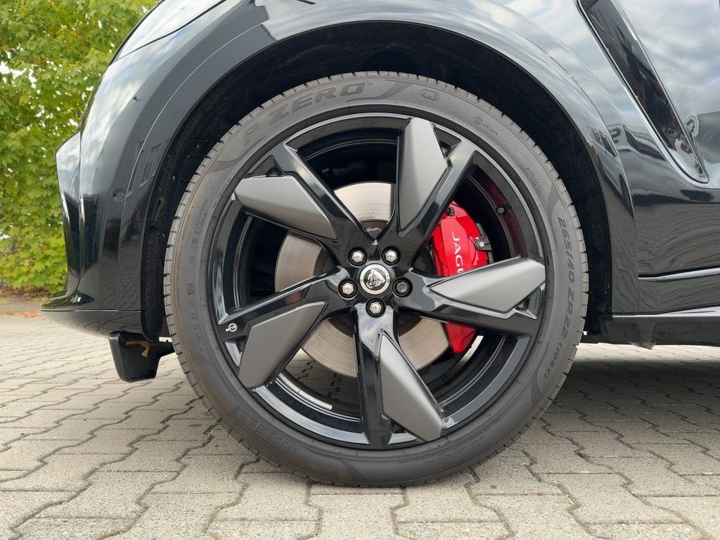 Jaguar F-Pace 2023 г. Чёрный, пробег 44862 км